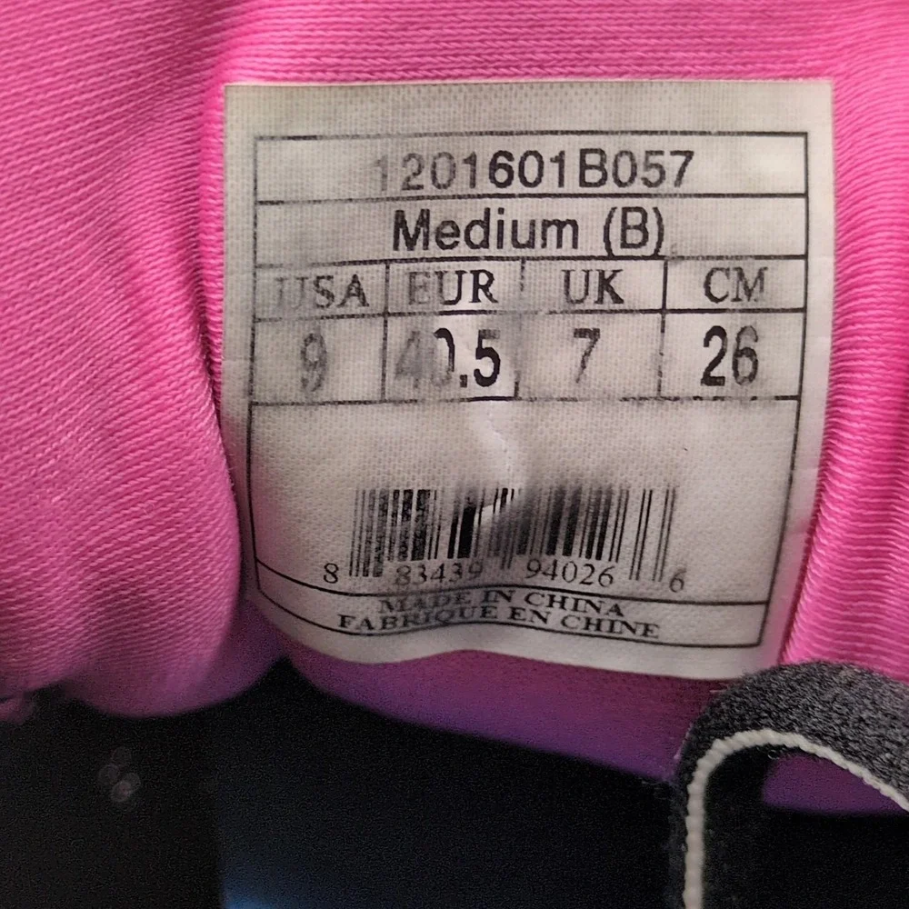 Brooks sneakers womens